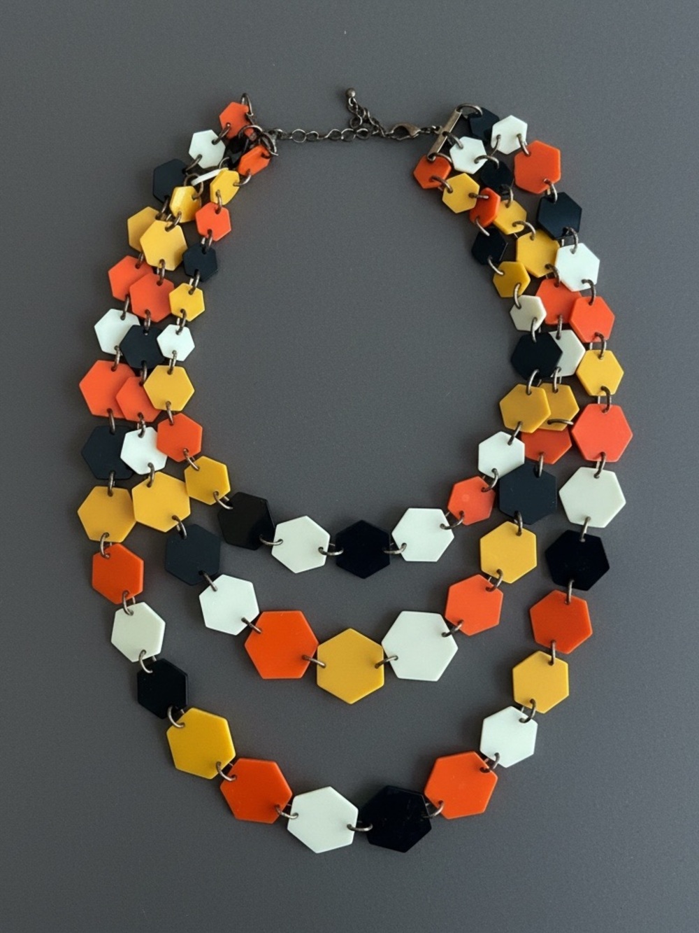 VINTAGE 1960s Mary Quant Mod hexagon acrylic necklace